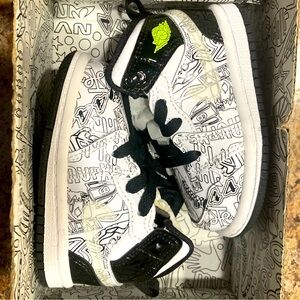 Toddler Jordan 1 dunks size 4c